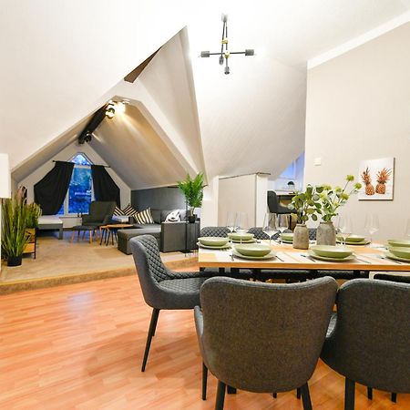 Grosses Spree Apartment, 3 Schlafzimmer Bis 10 Personen, 4X Kfz Parkplatz, Terrasse, Waschtrockner, Wlan, Netflix Cottbus Exteriör bild