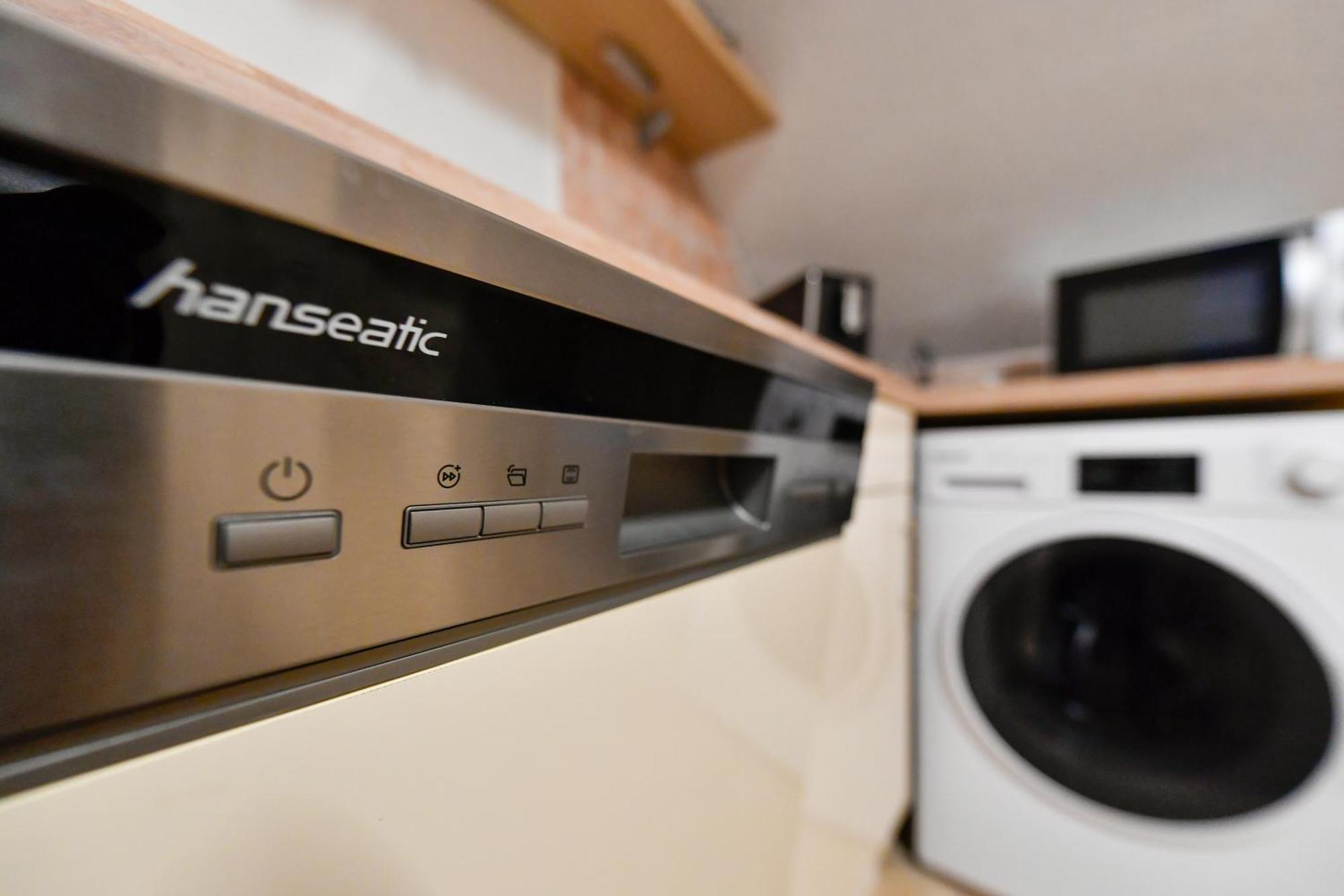 Grosses Spree Apartment, 3 Schlafzimmer Bis 10 Personen, 4X Kfz Parkplatz, Terrasse, Waschtrockner, Wlan, Netflix Cottbus Exteriör bild