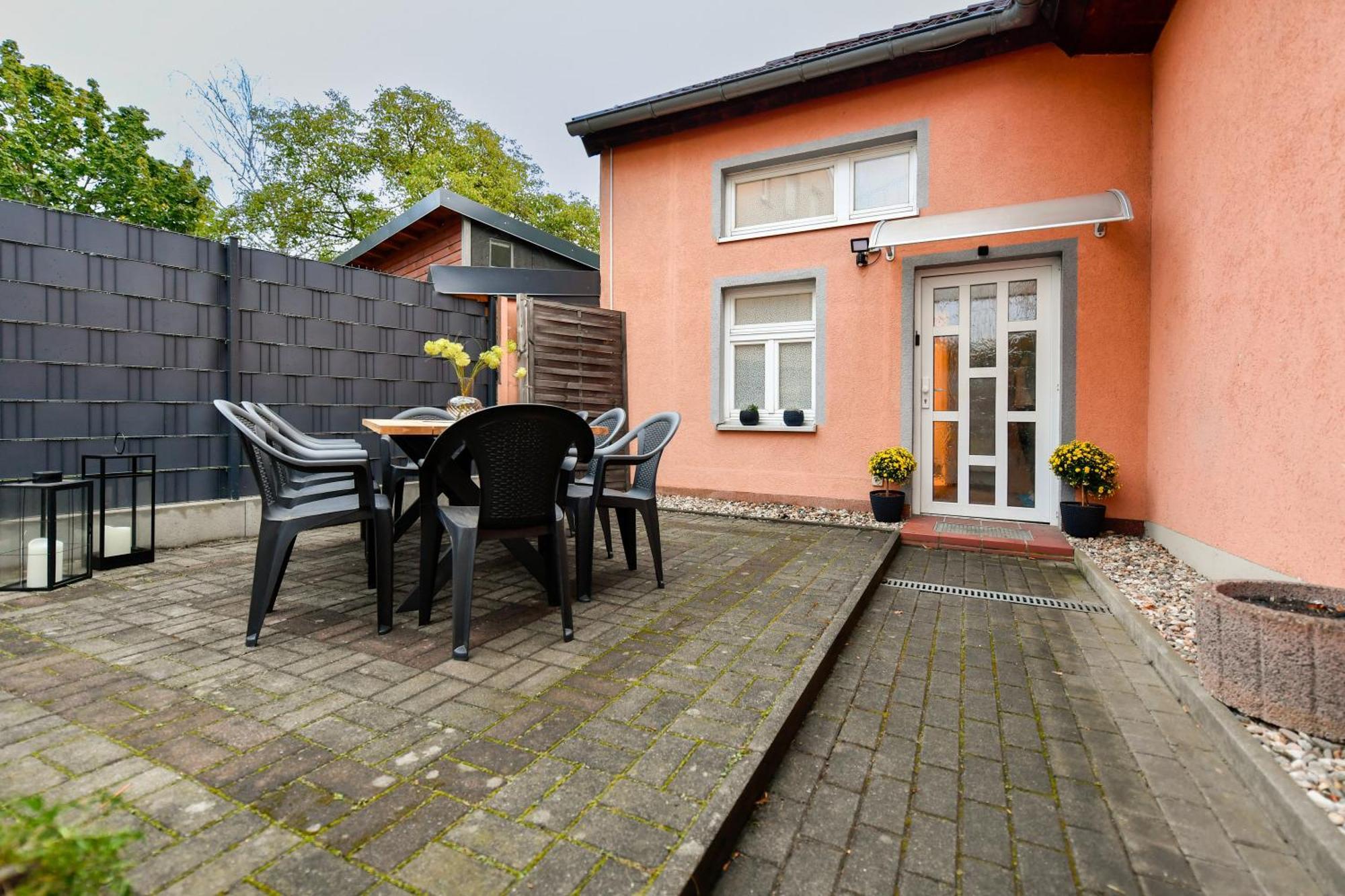 Grosses Spree Apartment, 3 Schlafzimmer Bis 10 Personen, 4X Kfz Parkplatz, Terrasse, Waschtrockner, Wlan, Netflix Cottbus Exteriör bild