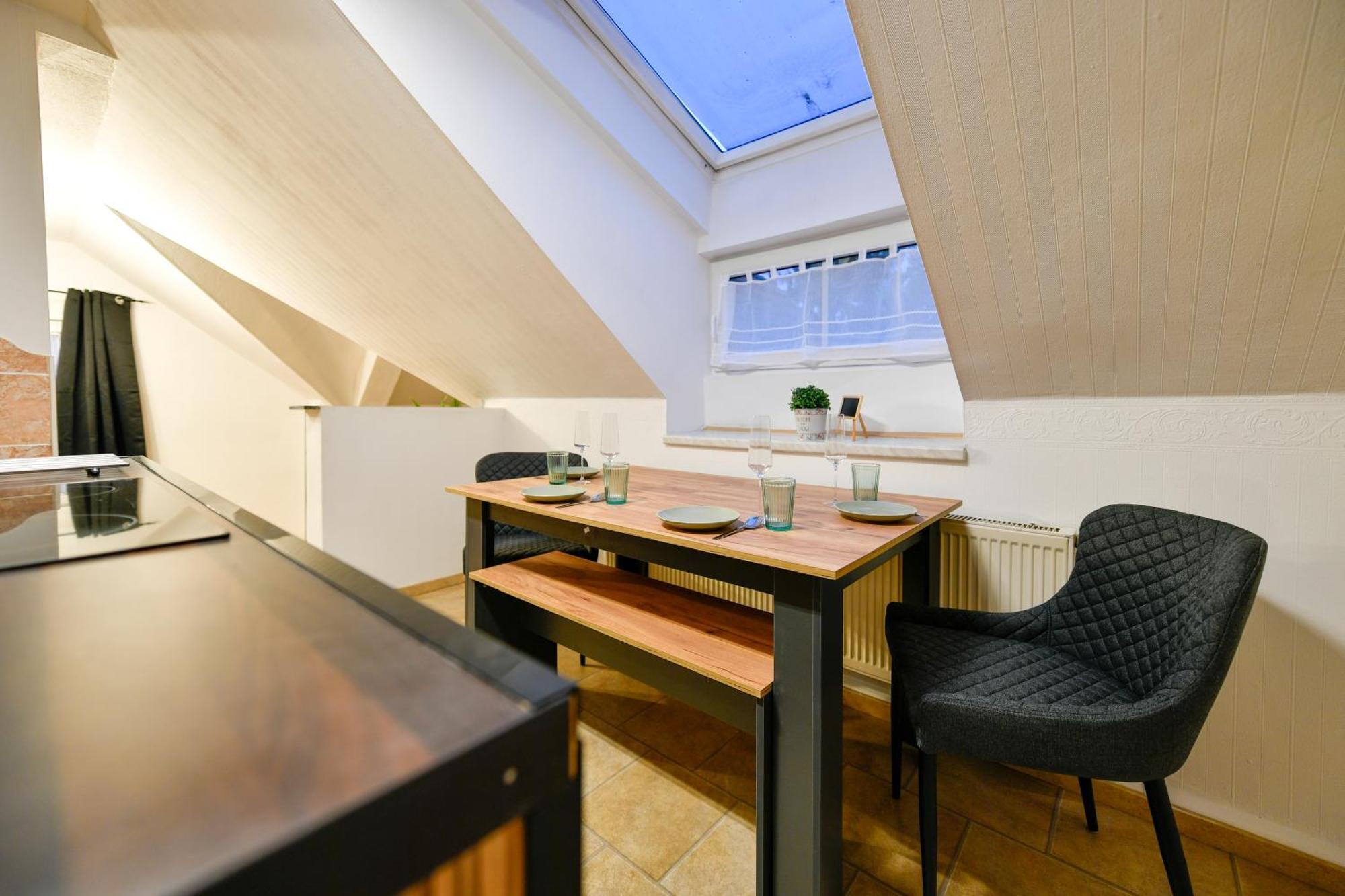 Grosses Spree Apartment, 3 Schlafzimmer Bis 10 Personen, 4X Kfz Parkplatz, Terrasse, Waschtrockner, Wlan, Netflix Cottbus Exteriör bild